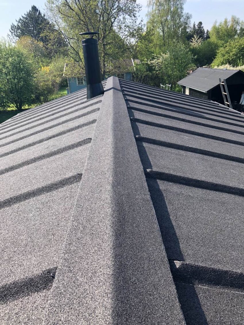 5 Tegn på, at dit tag trænger til ny tagdækning (og hvad det koster)